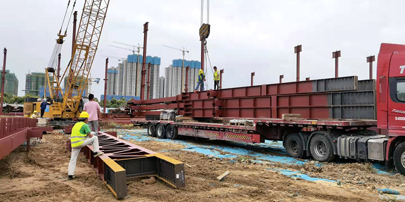 郑锅产业园钢构构件进场并安装